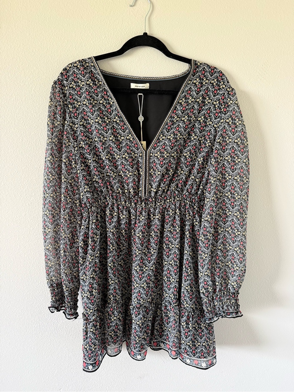 Max Studio Black Floral Long Sleeve V-Neck Mini Dress